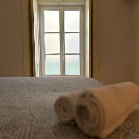 Central Bedroom In Shared House In Chiado - Historic Center Of Lisbona Esterno foto