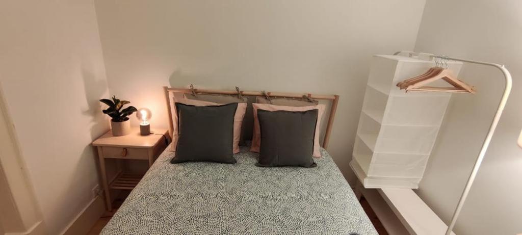 Central Bedroom In Shared House In Chiado - Historic Center Of Lisbona Esterno foto