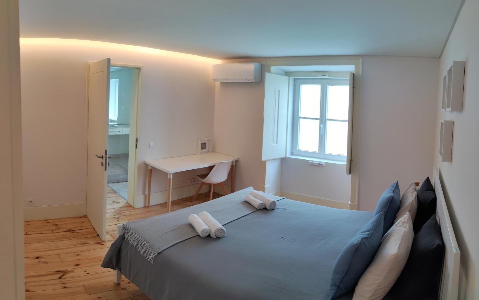 Central Bedroom In Shared House In Chiado - Historic Center Of Lisbona Esterno foto
