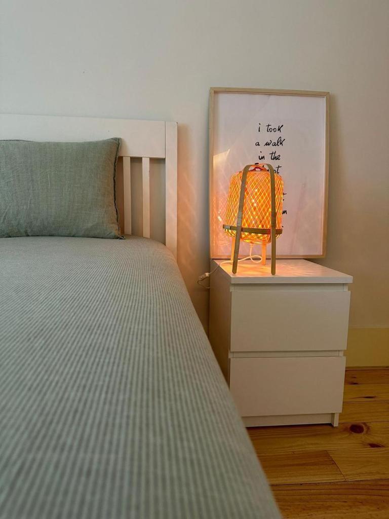 Central Bedroom In Shared House In Chiado - Historic Center Of Lisbona Esterno foto
